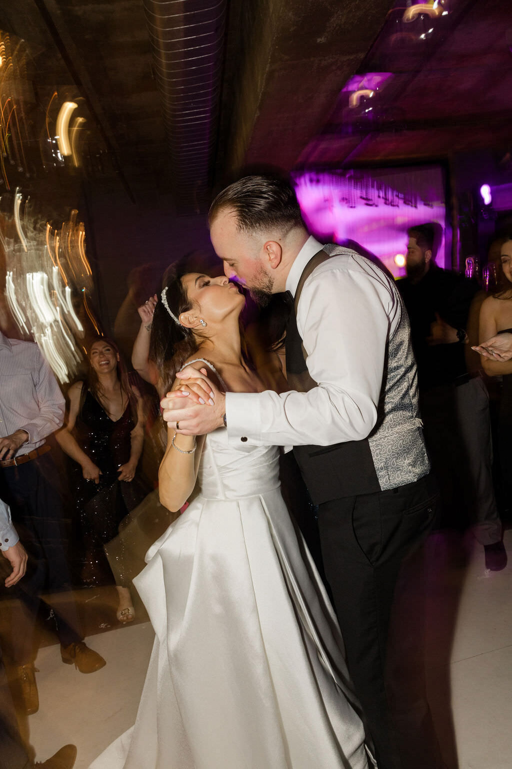 Luxury Moment Photography Montreal candid Wedding photographer