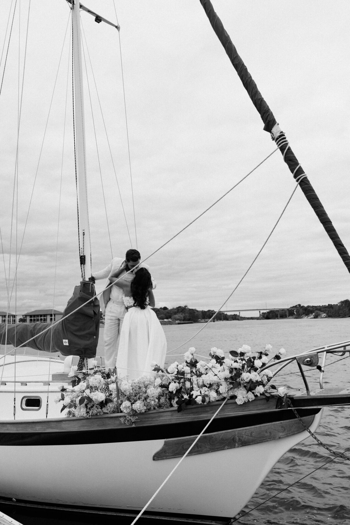 wilmington-sailboat-elopement-alex-leila-north-carolina-ocean-44