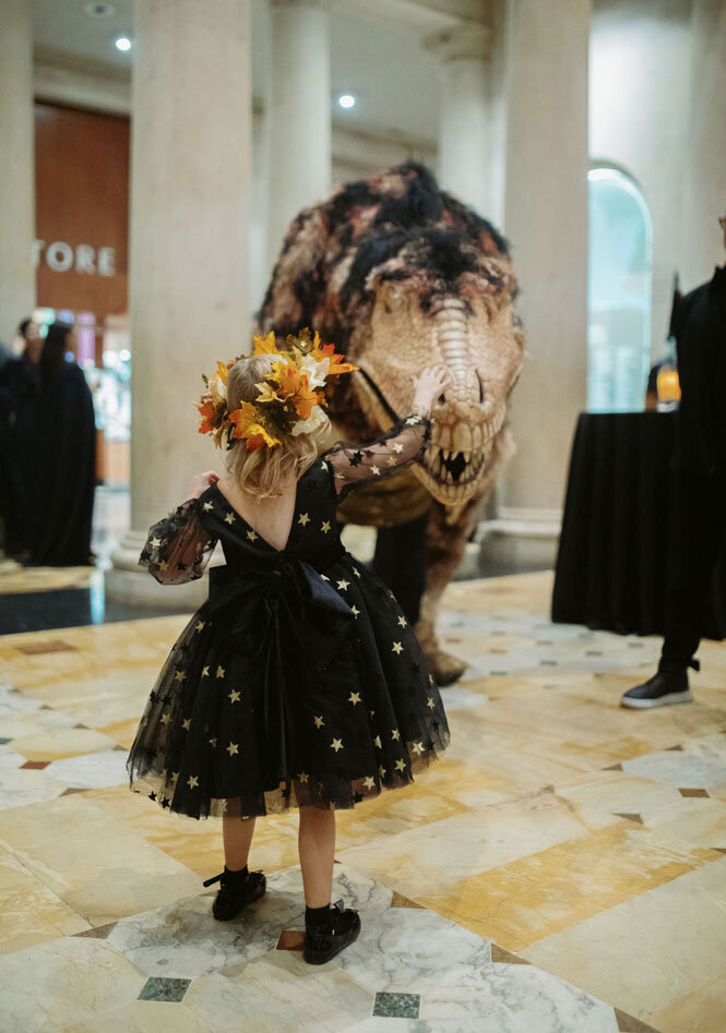 Little-Girl-Natural-History-Museum-of-Los-Angeles