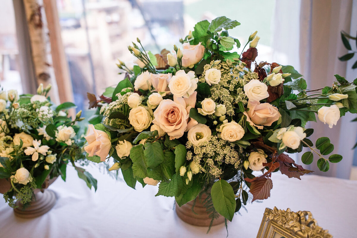 Romantic wedding flowers st ives cambs