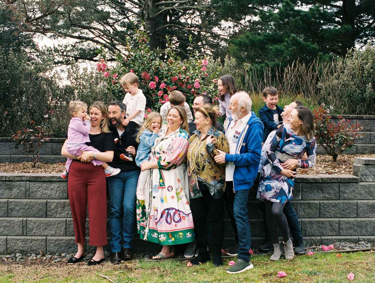 Grayson's-estate-extended-family-photoshoot-on-film-16