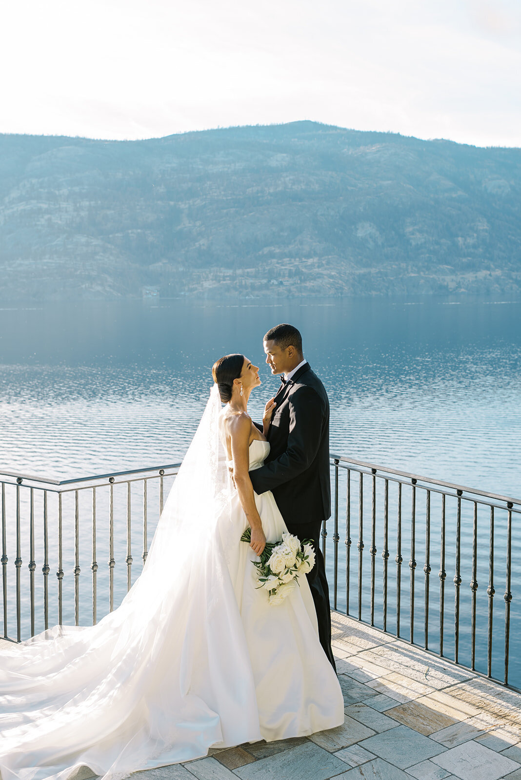 minted-photography-okanagan-kelowna-destination-wedding-photographer-wedding-château-okanagan-41
