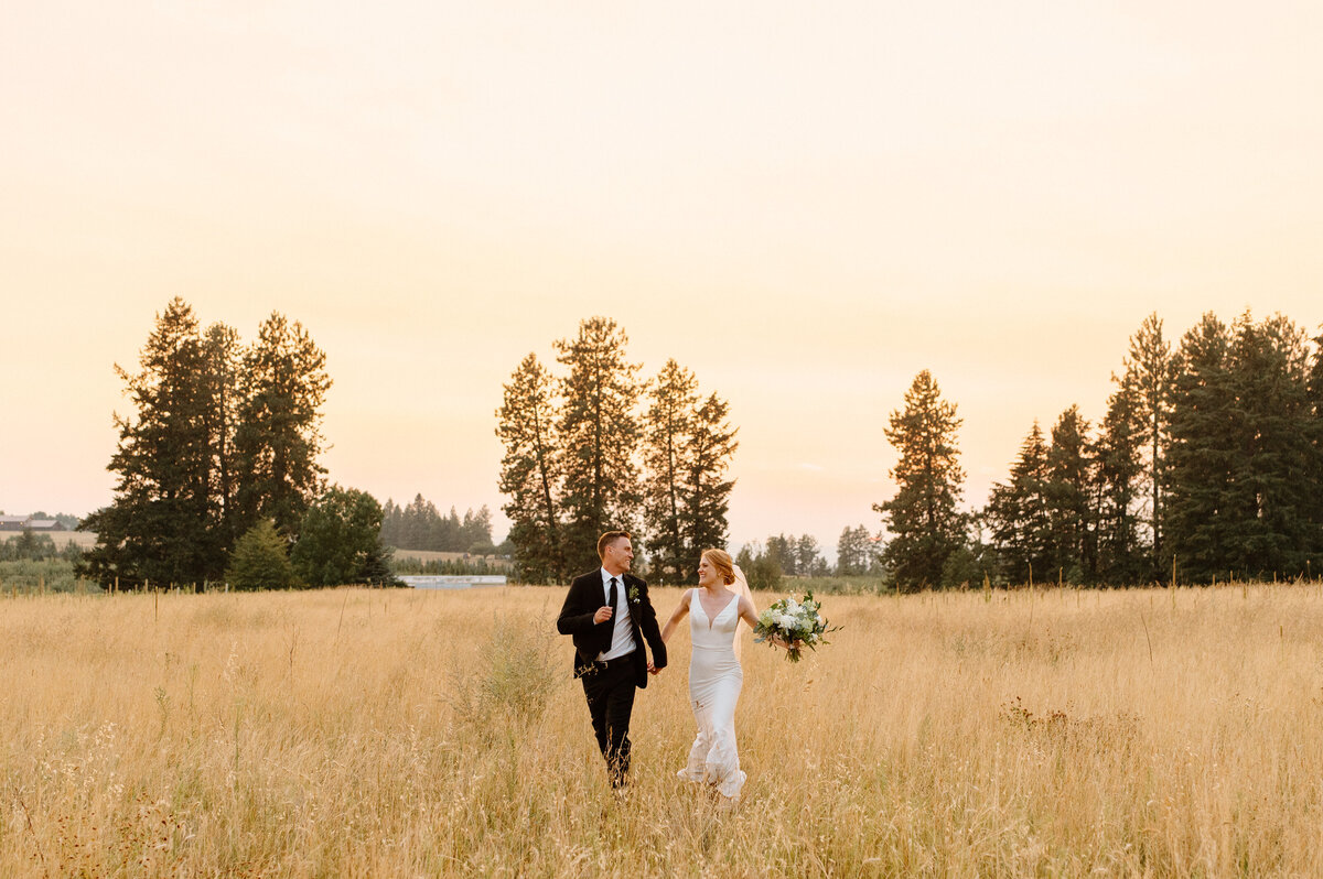 farmhouse_greenbluff_spokane_fall_wedding_08