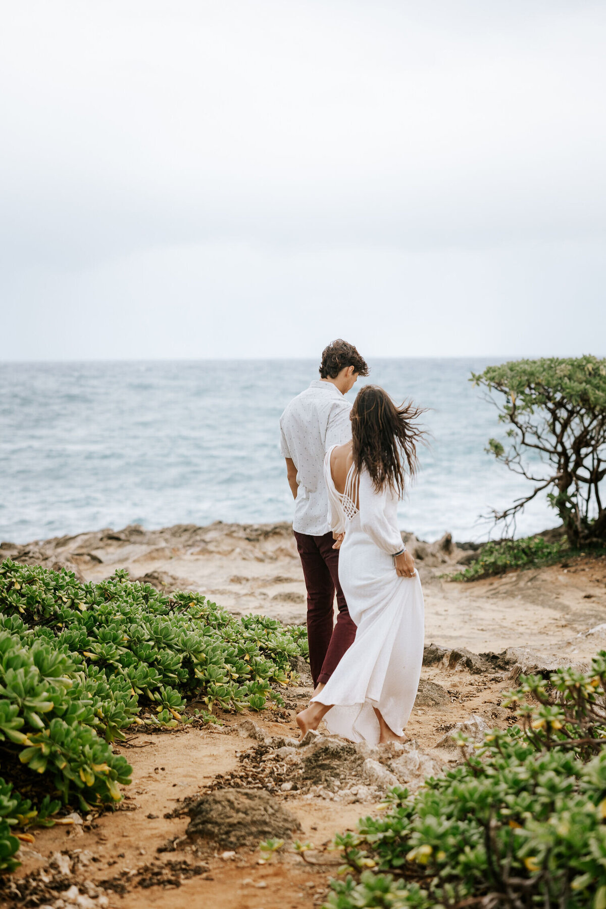 North_Shore_of_Oahu_Engagement_Photos_Skateboards_Laie_Kahuku_Haleiwa-18