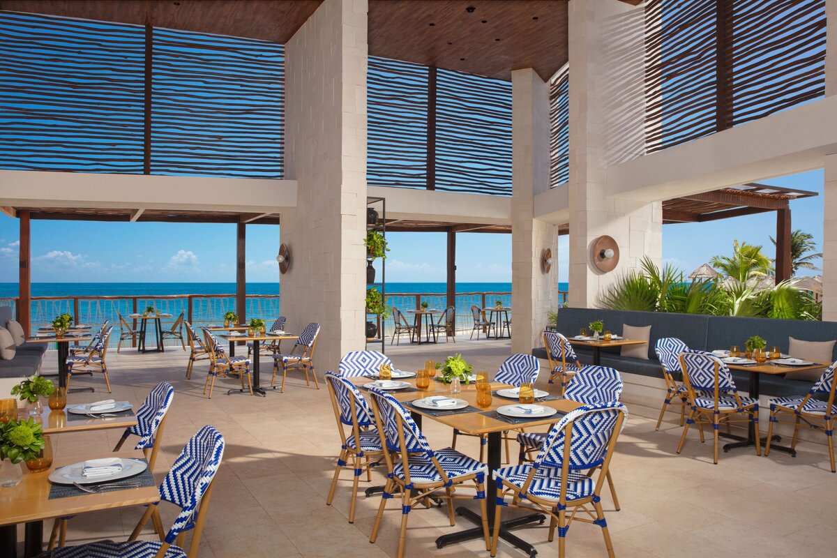 DRSRC-RES-BlueWaterGrill-3A-CB