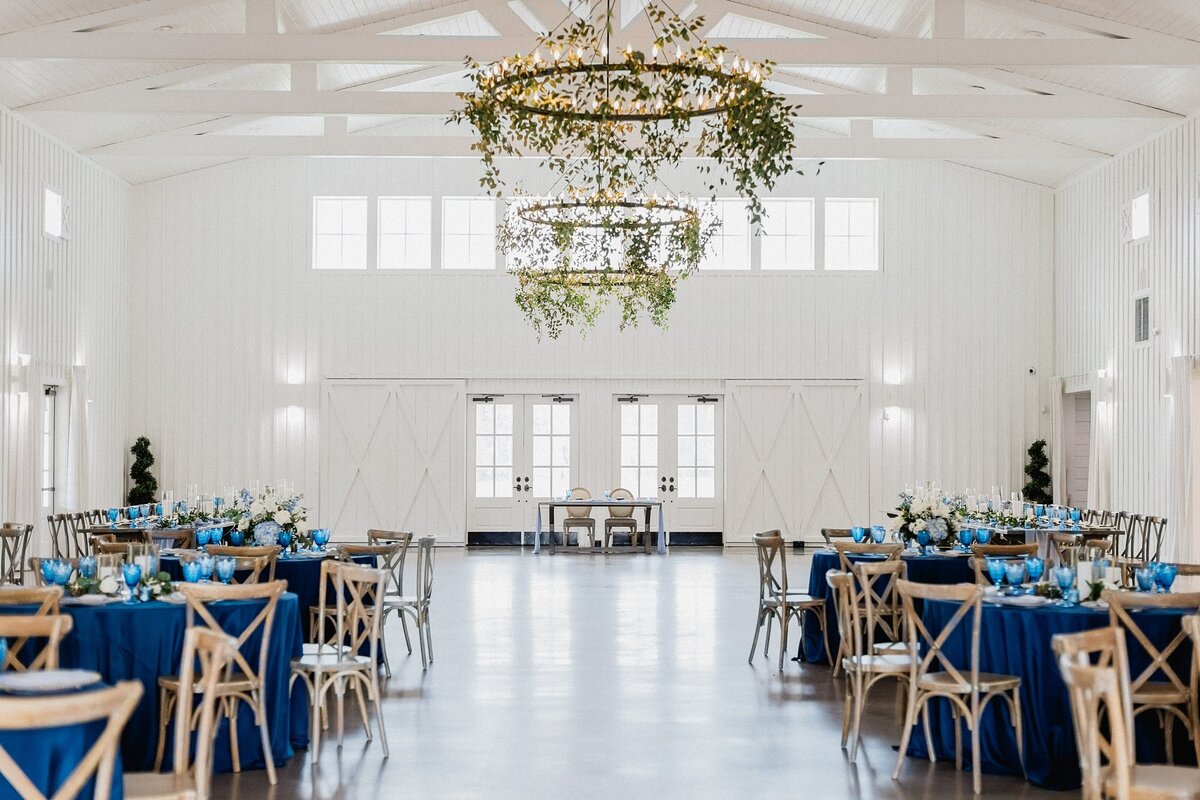 danielleandaaronsfarmhouseweddingkristinnicholephotography18