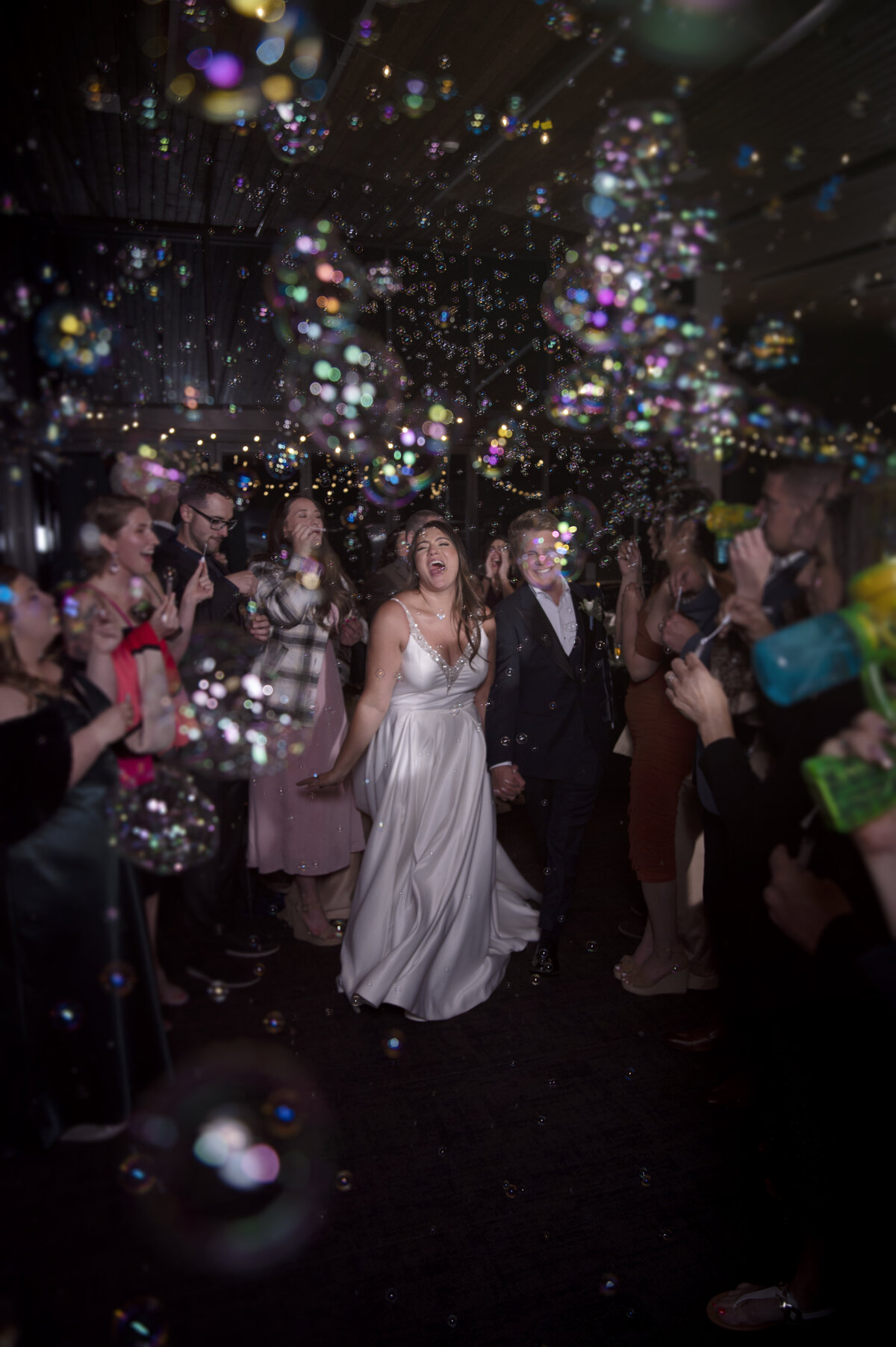 lincoln-outdoor-wedding-couple-kiss-legacy-in-light (64)
