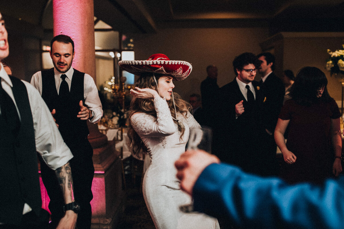 bride-in-hat-la-paloma-country-club-tucson-wedding-photography