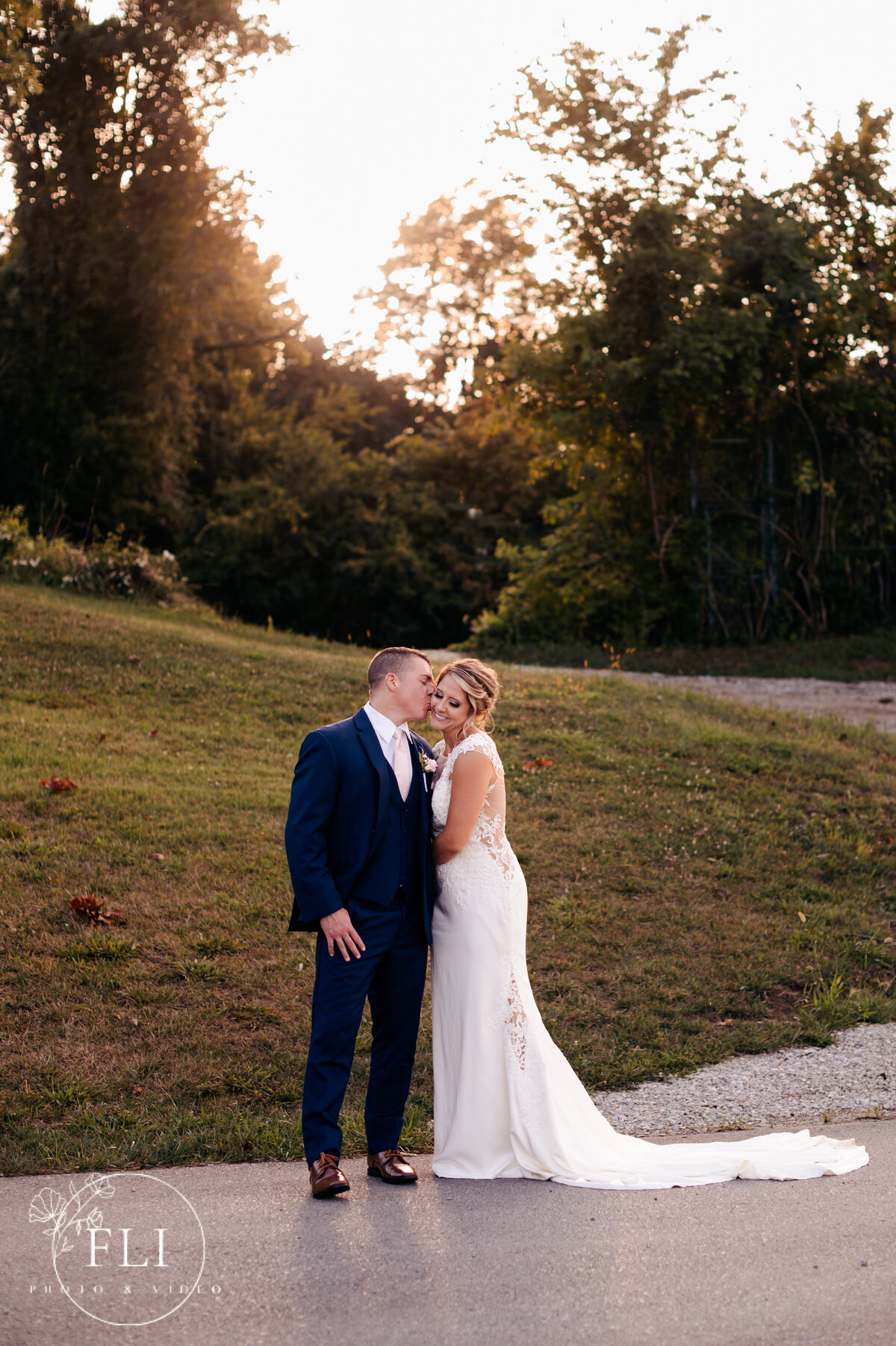 cincinnati wedding photographer ohio videographer outdoor ceremony venue 199
