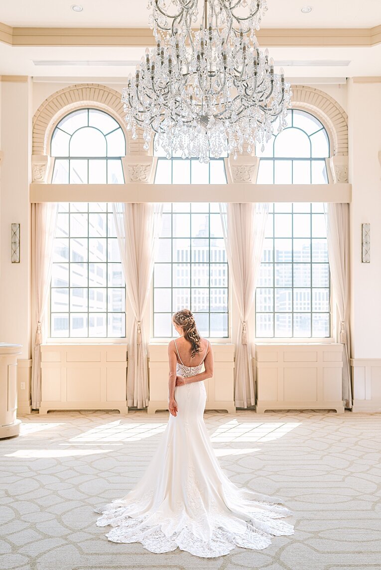 Warwick-hotel-Allerton-Chicago-wedding-photographer_0008