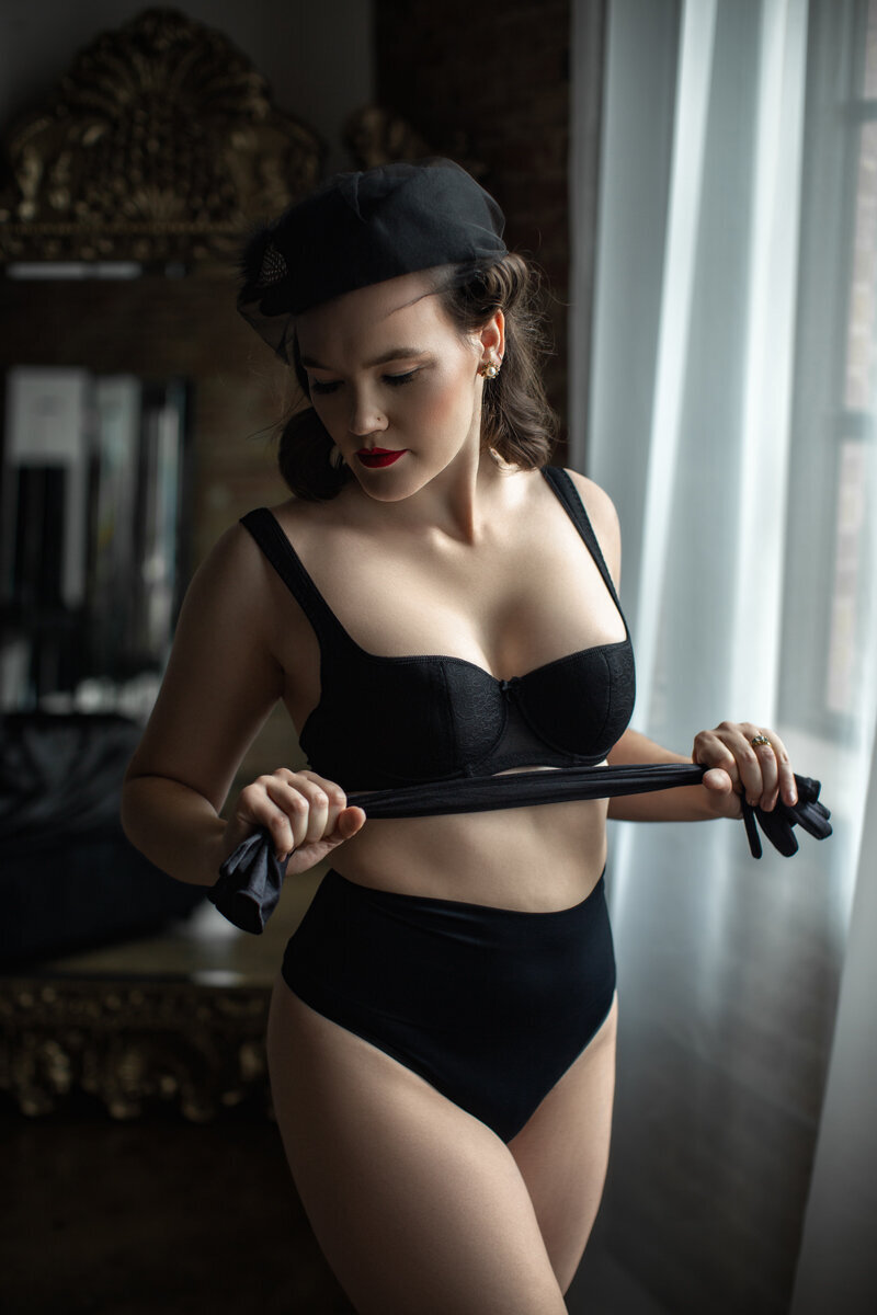 50s themed boudoir photography session