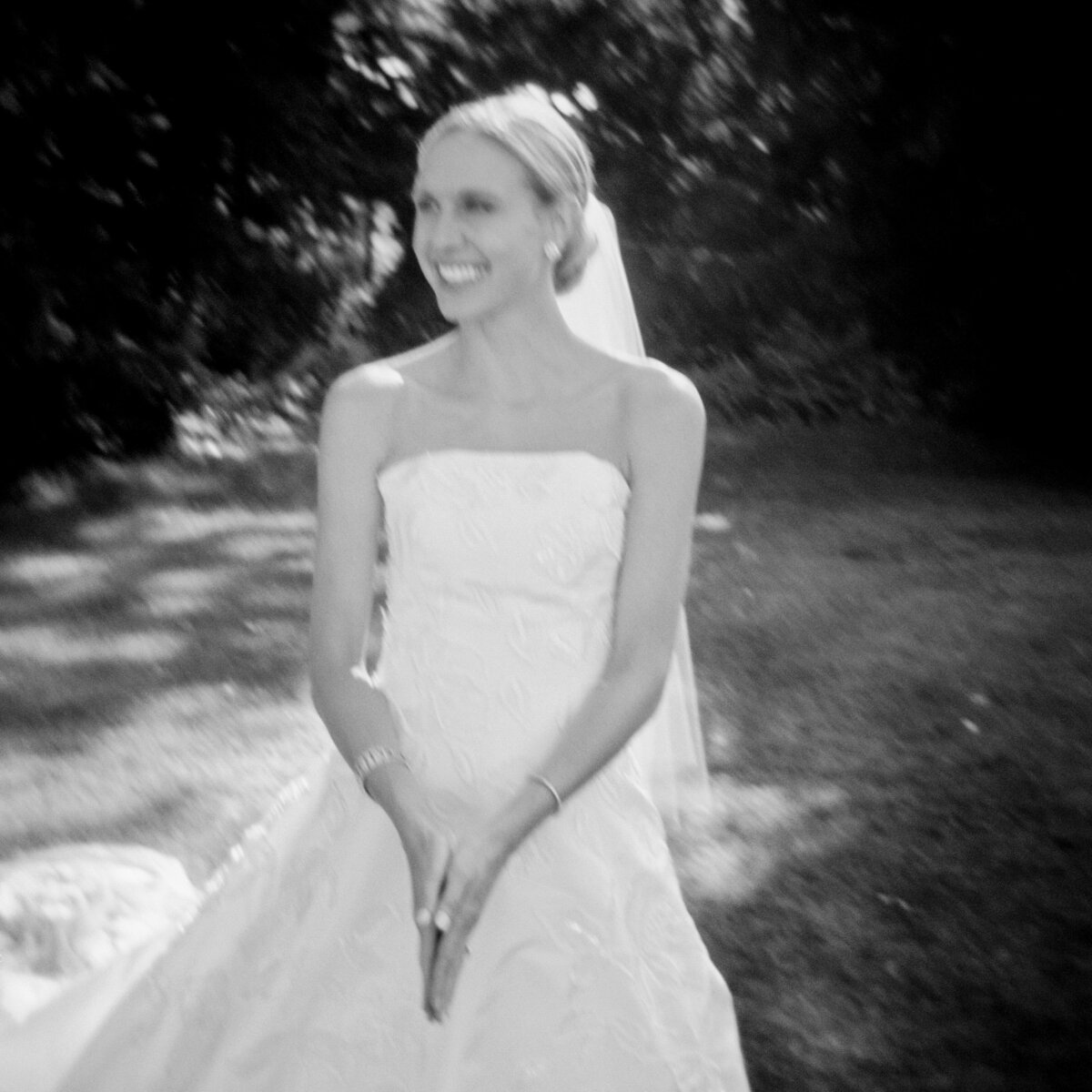 shoreacres-lake-bluff-tent-wedding-by-olivialeigh-39