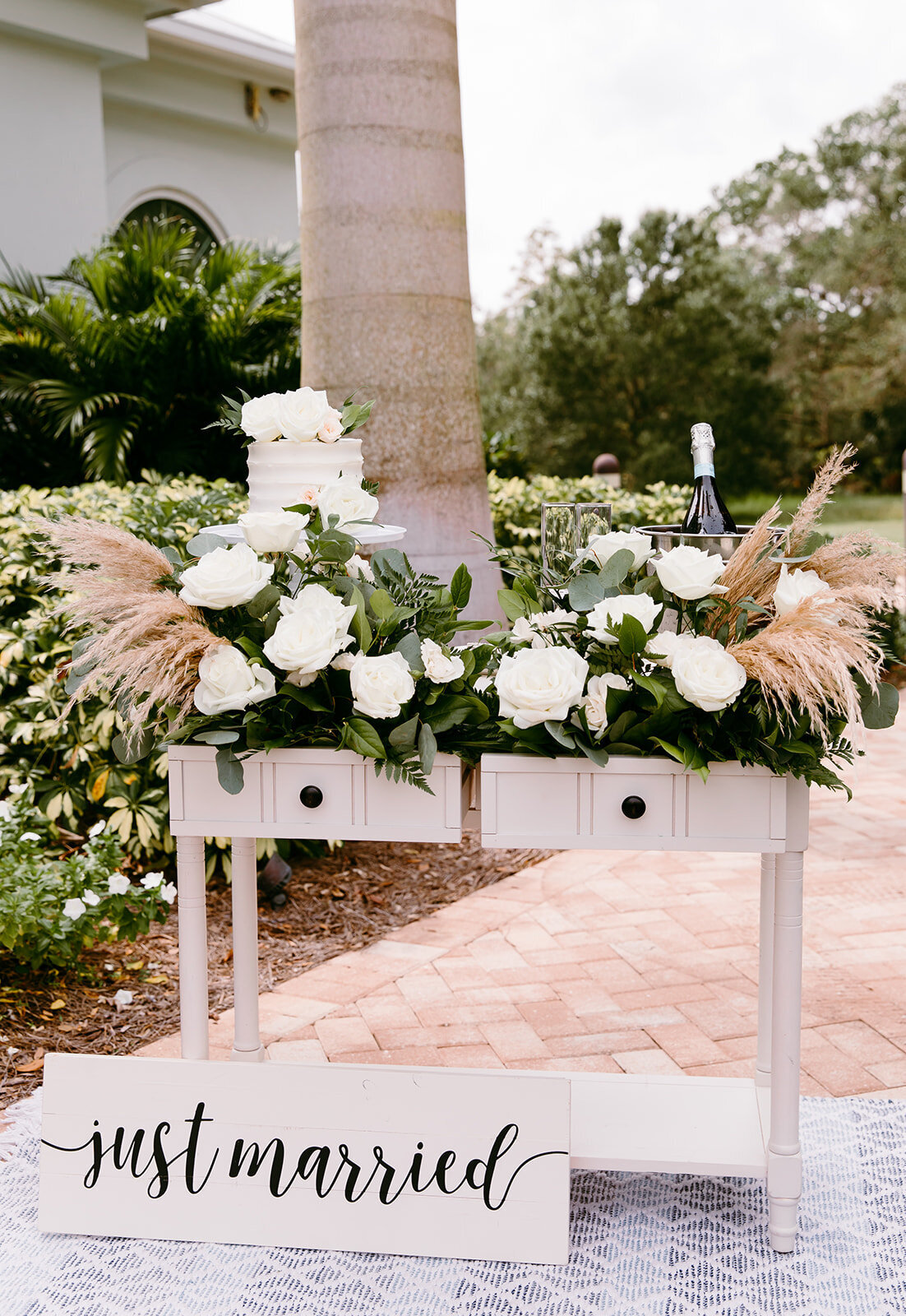 jessica-cruz-photography-harborside-chapel-florida-elopement-chantilly-chic-2