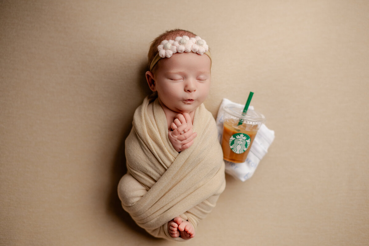 best Cave Springs newborn photographer, baby portrait studio near me Bentonville AR, newborn photography packages