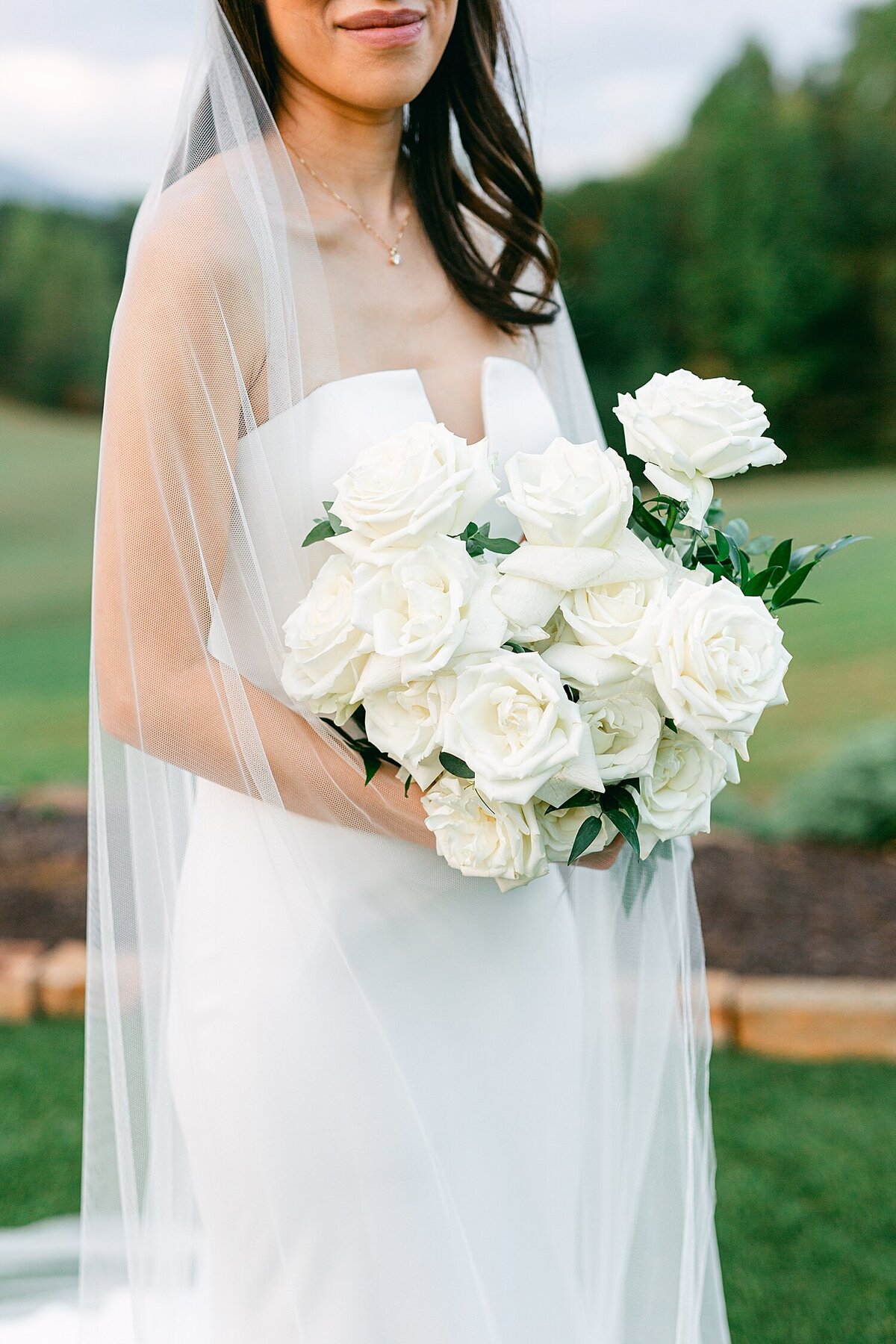 AlexisLunsfordElegantweddingfeaturedonStyleMePretty_0056