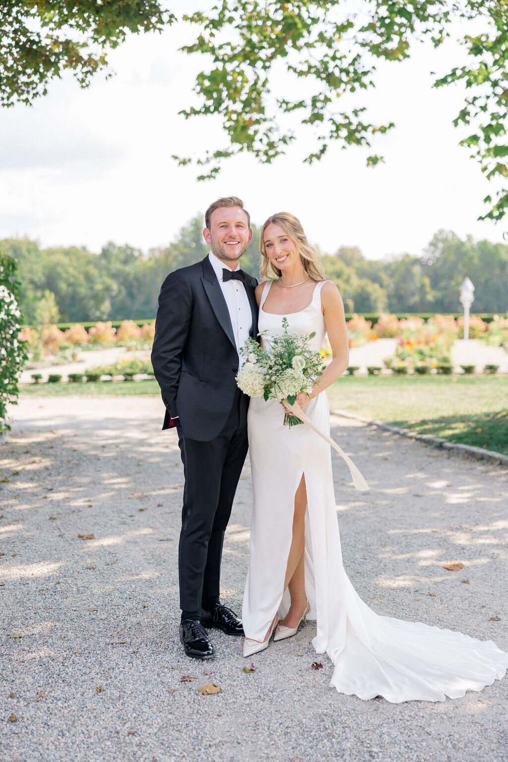 wedding-portraits-at-smith-farm-gardens-jen-strunk-events