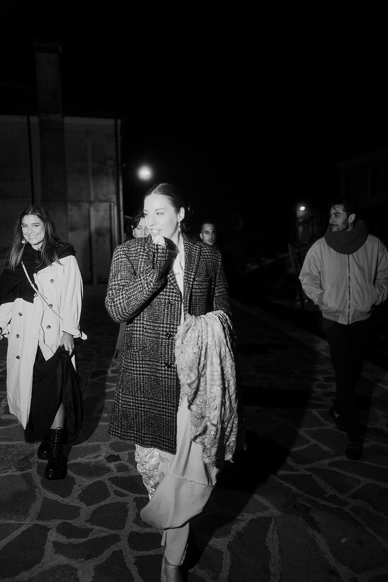 wedding-group-bride-in-venice-laurianevega