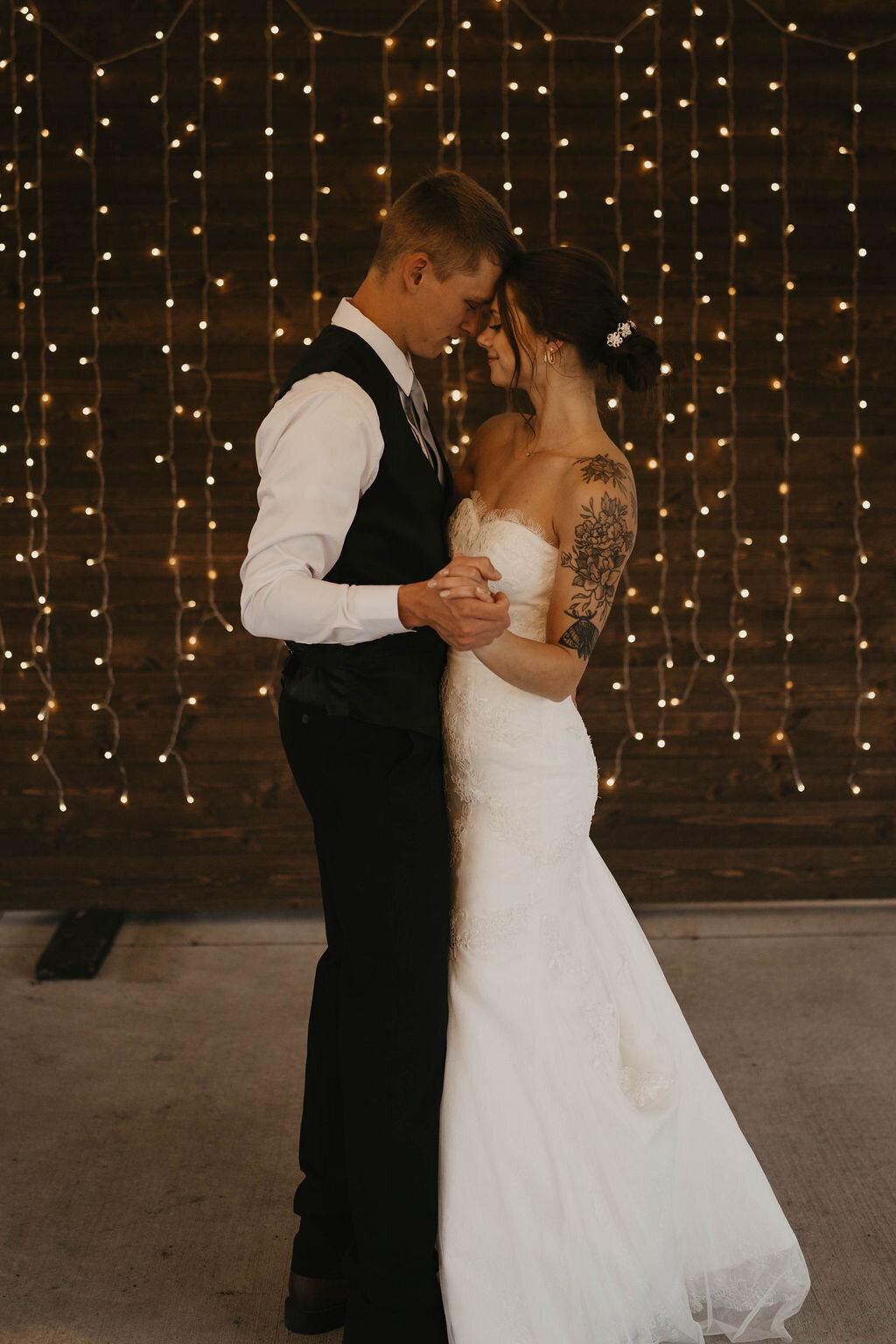 Pleasant Pastures Events Minnesota Wedding Venue outdoor ceremony budget friendly engaged couples