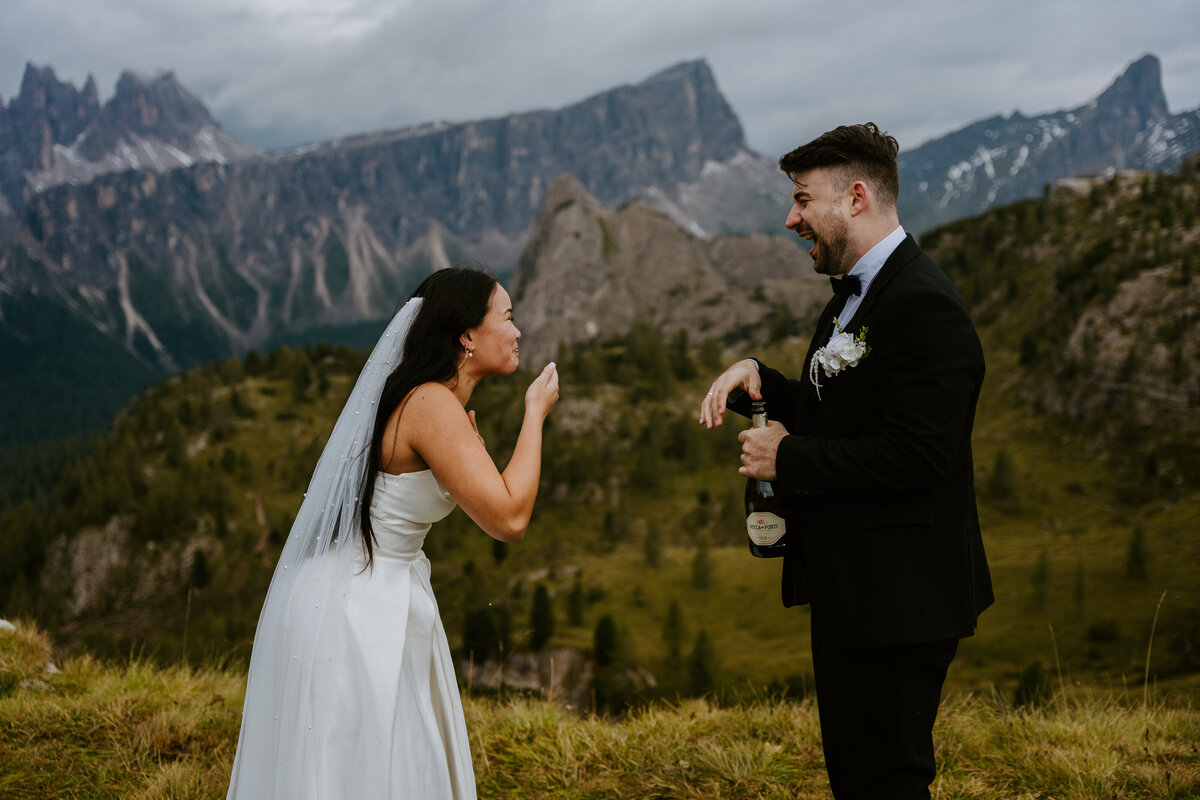 Couple pictorial in Dolomites.