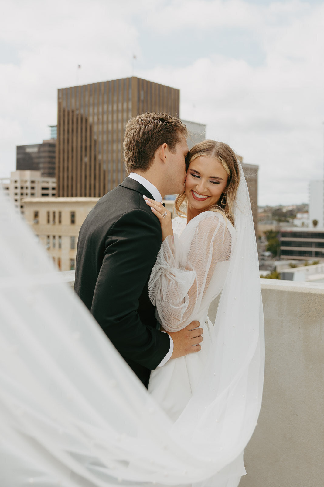 Lexx Creative-Chic-Downtown San Diego-Urban-Courthouse-Elopement-52