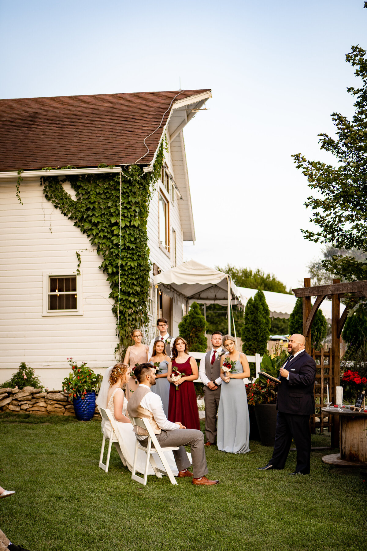 Kalena-Photography-Kansas-City-Missouri-Outdoor-Wedding-Crestview-Dairy-Events (57)