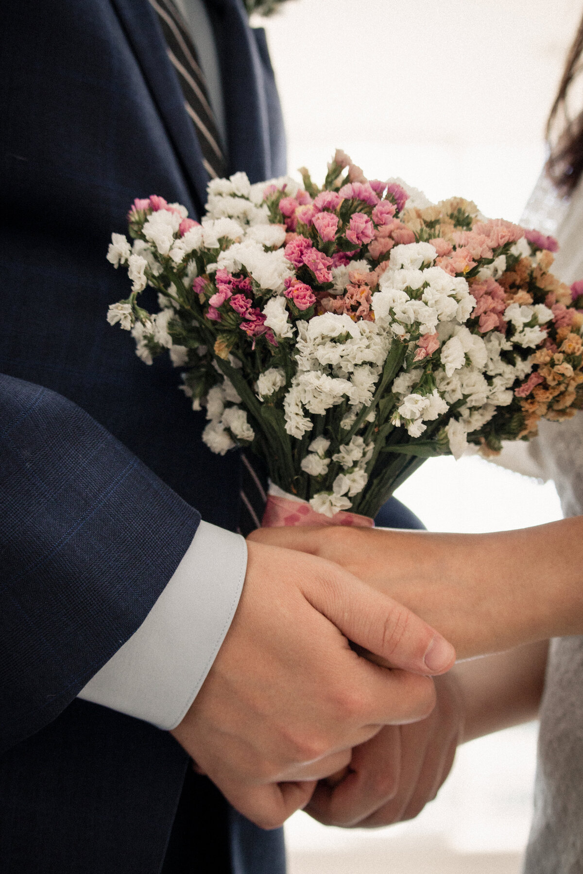 Seattle-courthouse-elopement-timeless-wedding-jennifer-moreno-photography-Washington