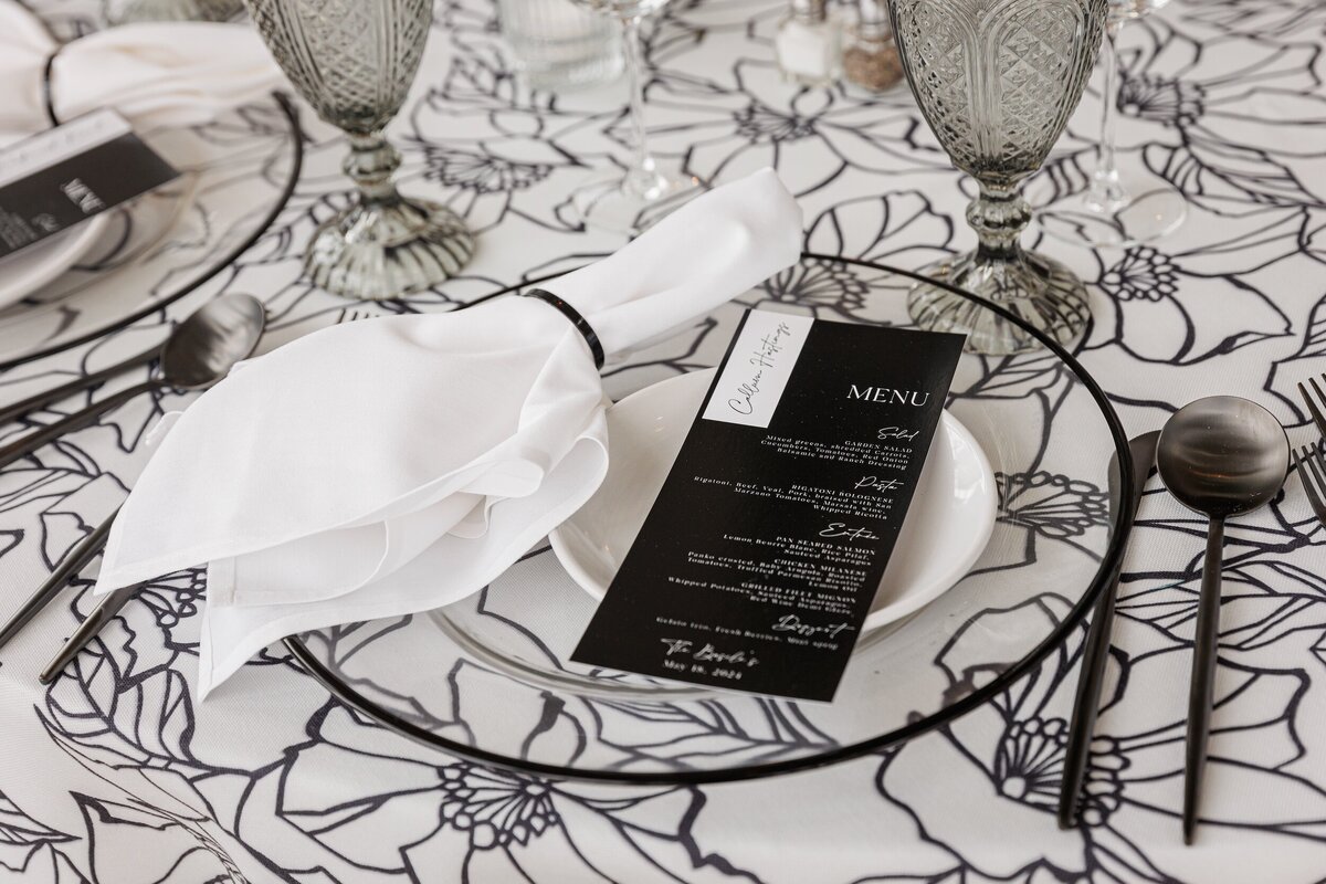 modern-wedding-placesetting