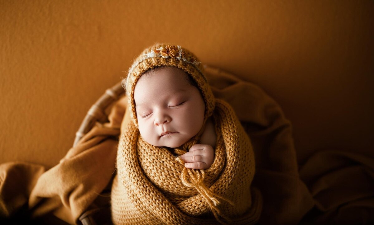 prosper-newborn-photographer-earth-tones-girl-2