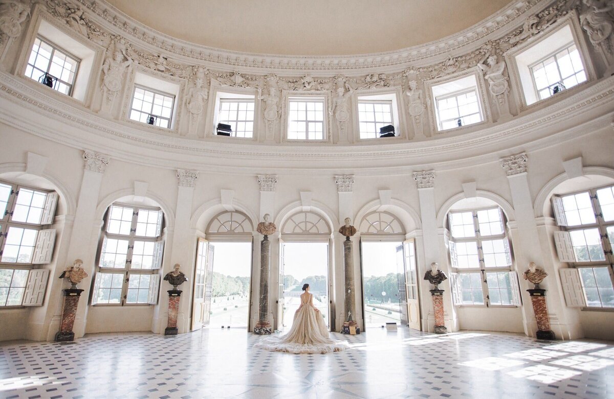 h Fairytale Castle Wedding Paris France Chateau de Vaux-le-Vicomte by @alejandrapoupelevents 18