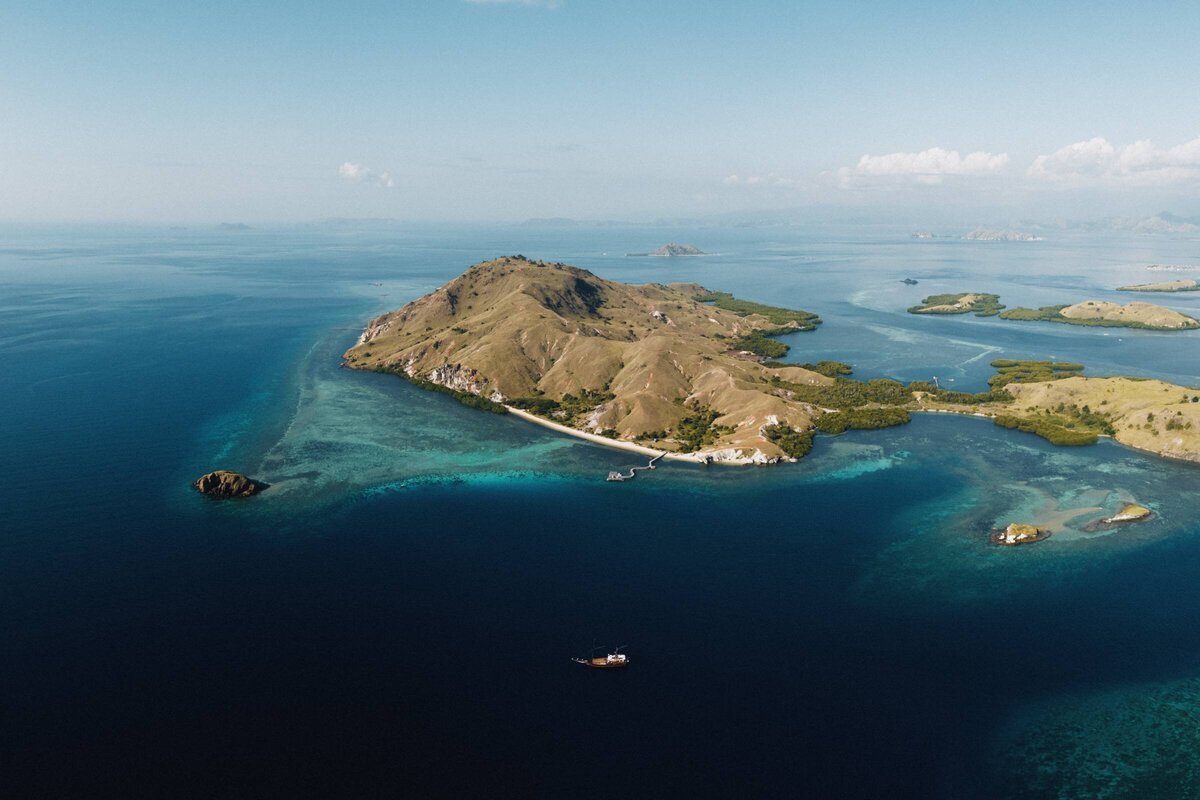 El Aleph Yacht Charter Indonesia Sailing Komodo Islands