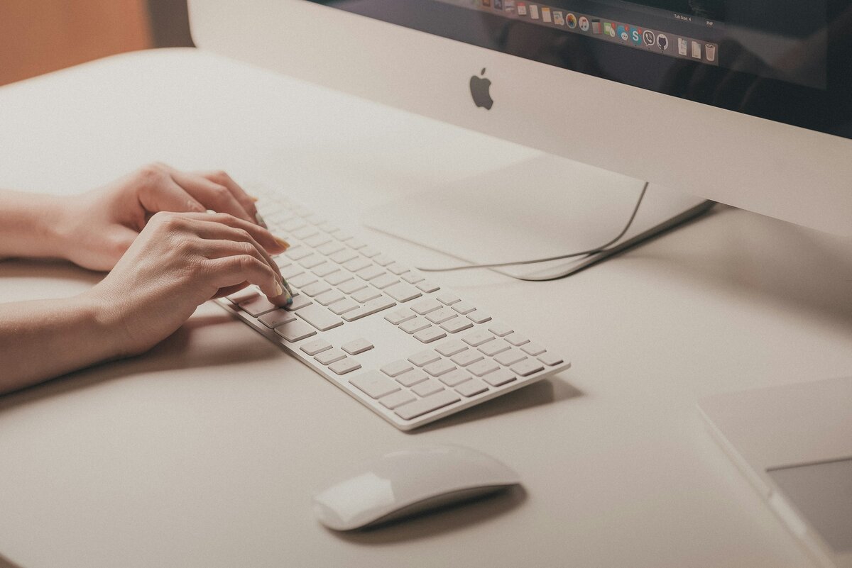 Zoe Barnett, Website Copywriter & SEO Strategist