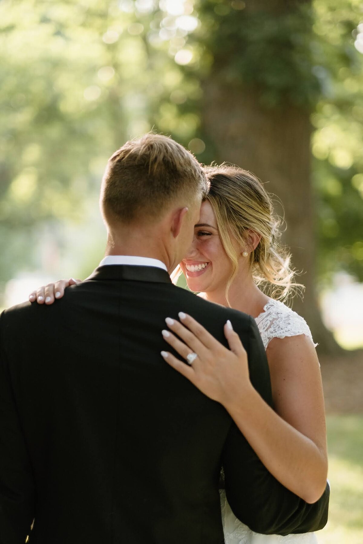 Nichole-Babiez-Photography-Dunham-woods-Geneva-Illinois-Wedding-luxury-editorial-timeless-modern-candid-bride-inspiration-chicago-photographer--99