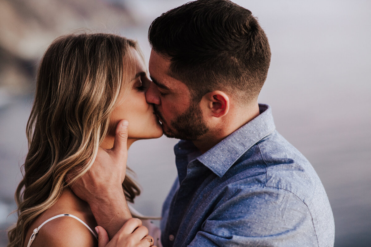 THEDELAURAS_BIGSUR_WEDDINGPHOTOGRAPHER_FOREST_ENGAGEMENT_JENN_BRYAN_0247