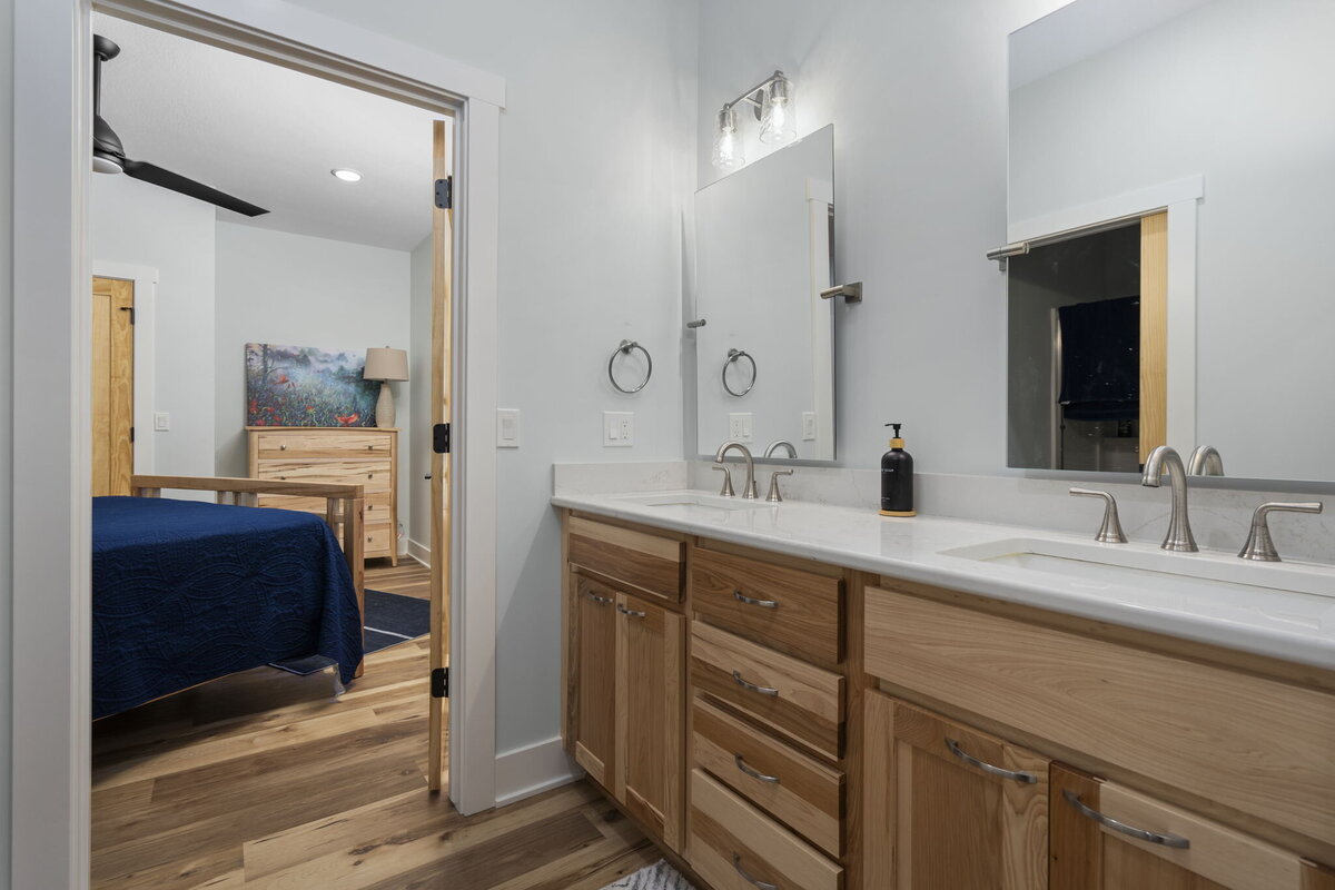 40-web-or-mls-JEL01863