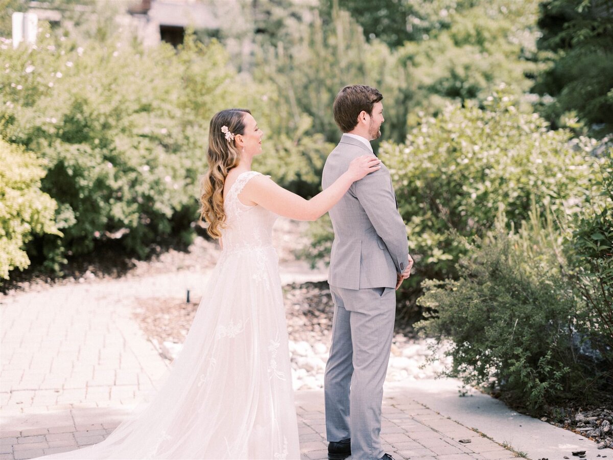 calgary_wedding_photographers_nicole_sarah_silvertip_LD-143_websize