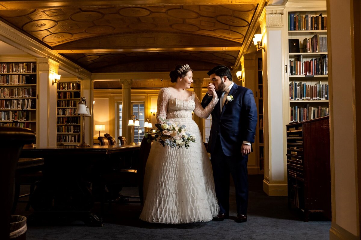 emma-cleary-new-york-nyc-wedding-photographer-videographer-venue-the-yale-club-13