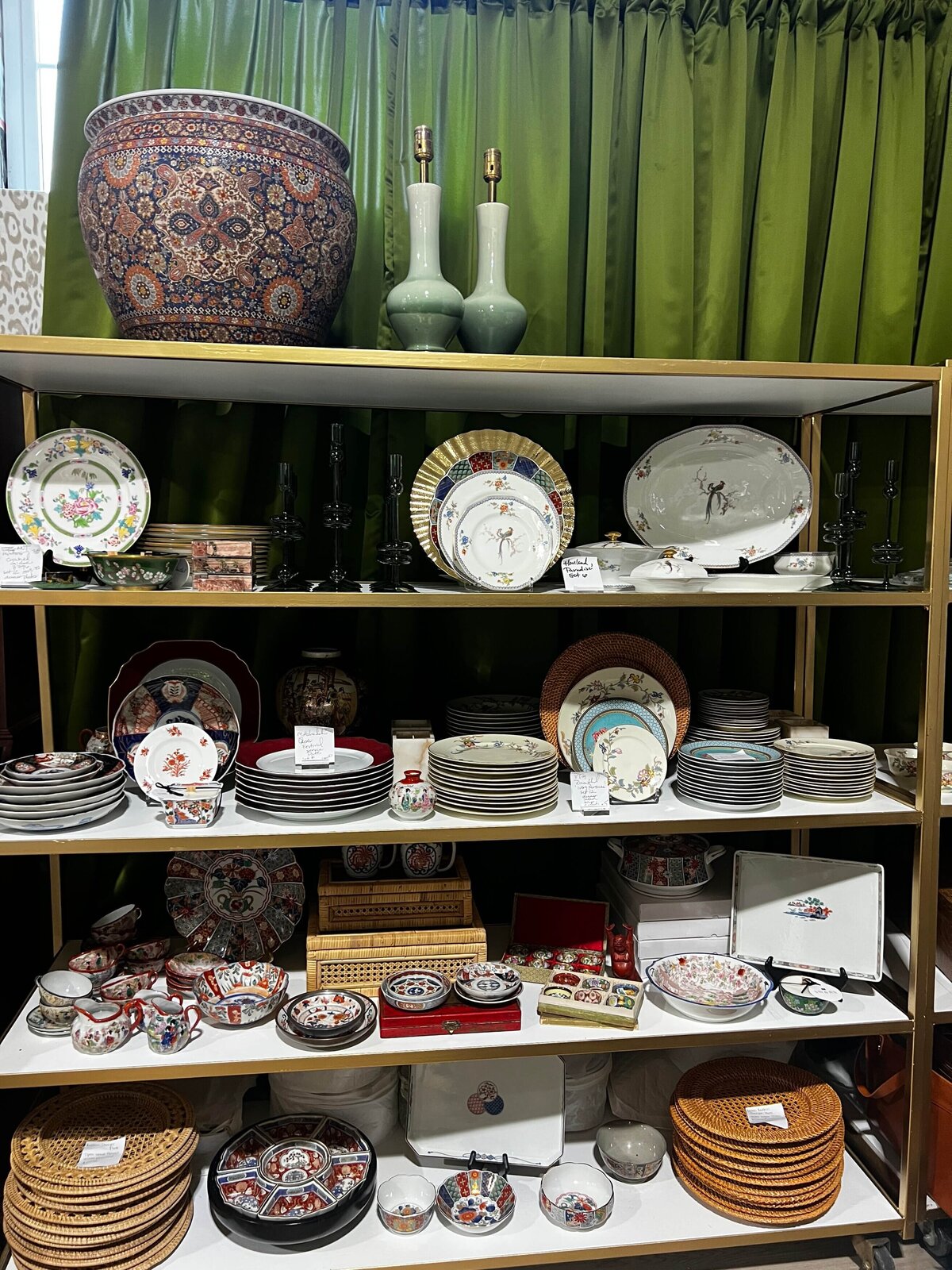 Old-Line-Markt-Poolesville-Maryland-Aix-La-Chapelle-Danielle-Couick-Ghost-Host-Magnolia-Bluebird12