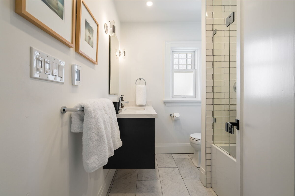 97-web-or-mls-44_001_Bathroom
