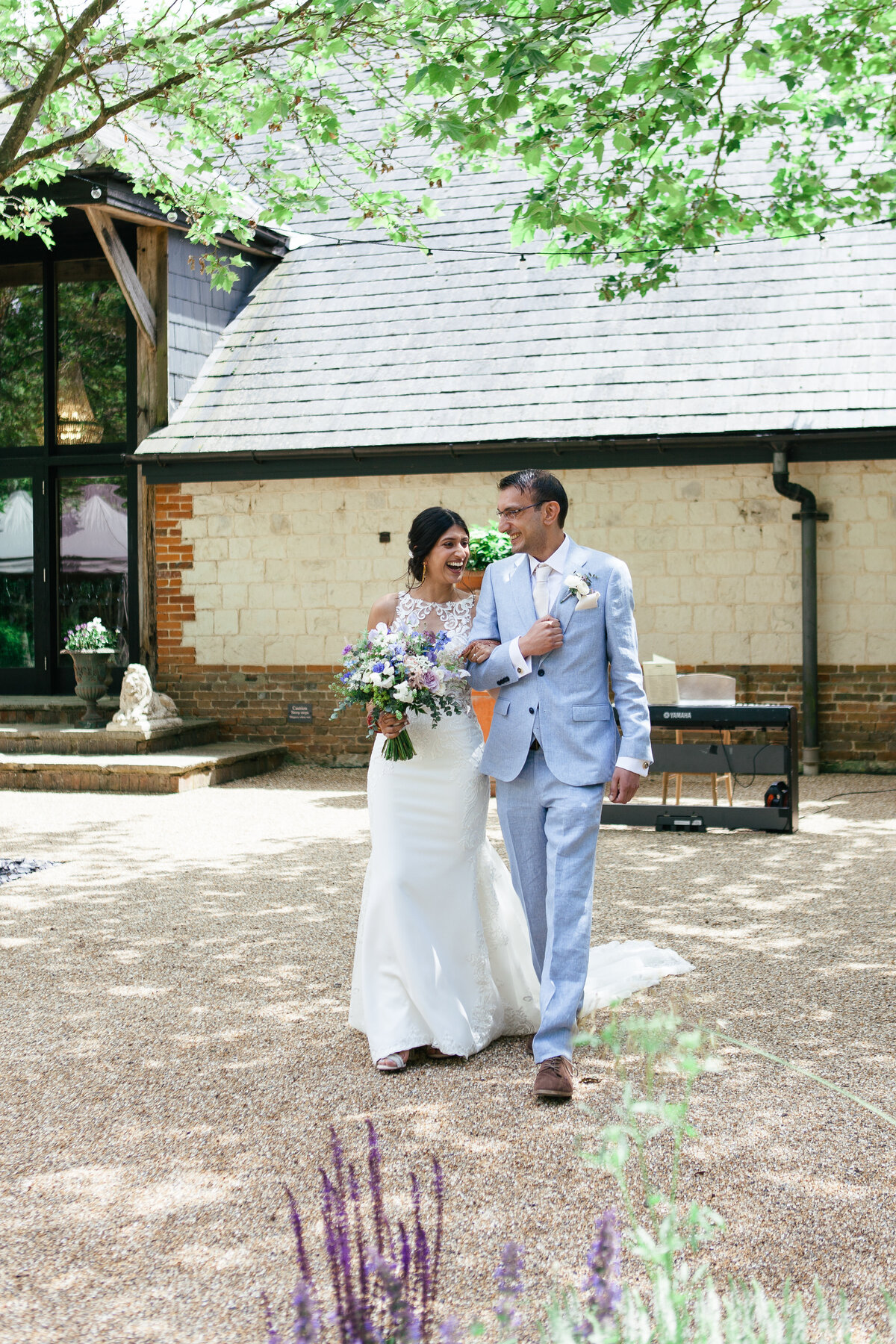 luxury-wedding-bury-court-barn-surrey-leslie-choucard-photography-40