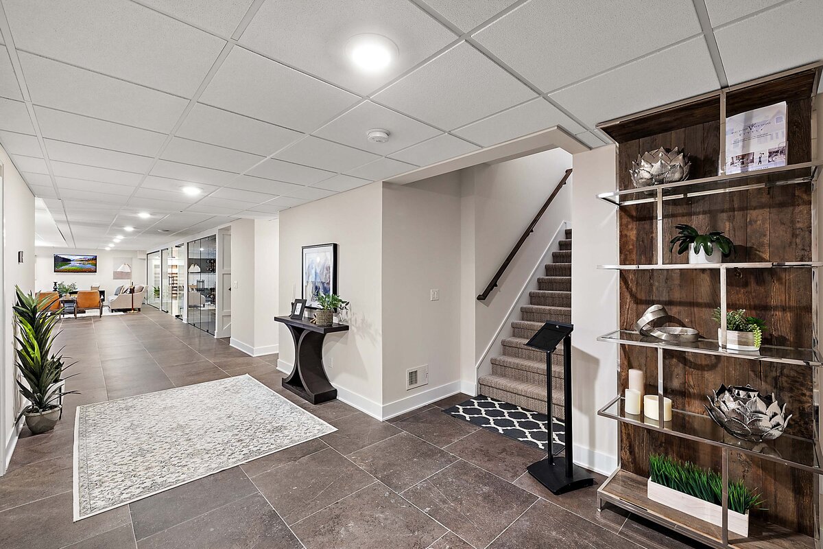 51-70802 Renata New Staging-51