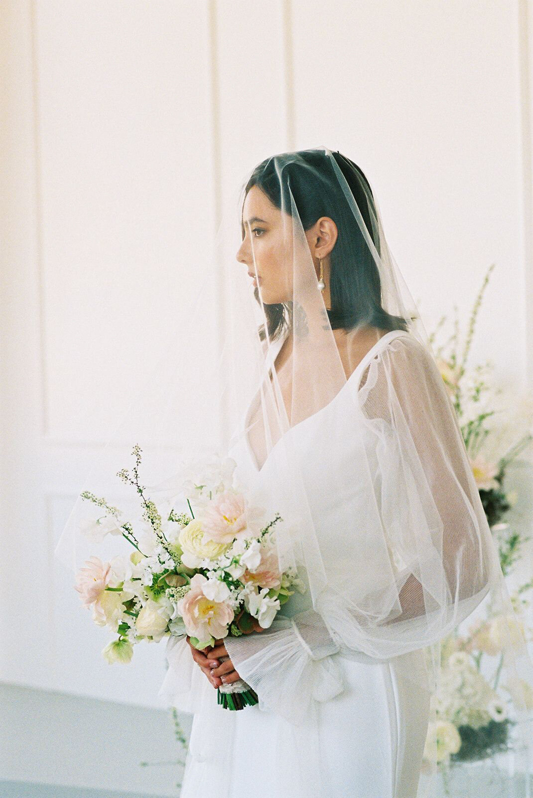 Classic bridal veil by Blair Nadeau Bridal Adornments, romantic and modern wedding jewelry based in Brampton. Featured on the Brontë Bride Vendor Guide.