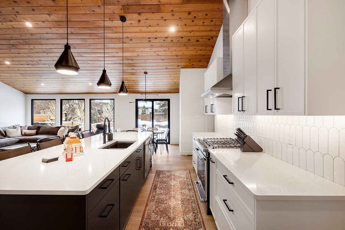 BestCustomCabinetsWalkInClosetsCustomKitchensEdmontonStAlbert6