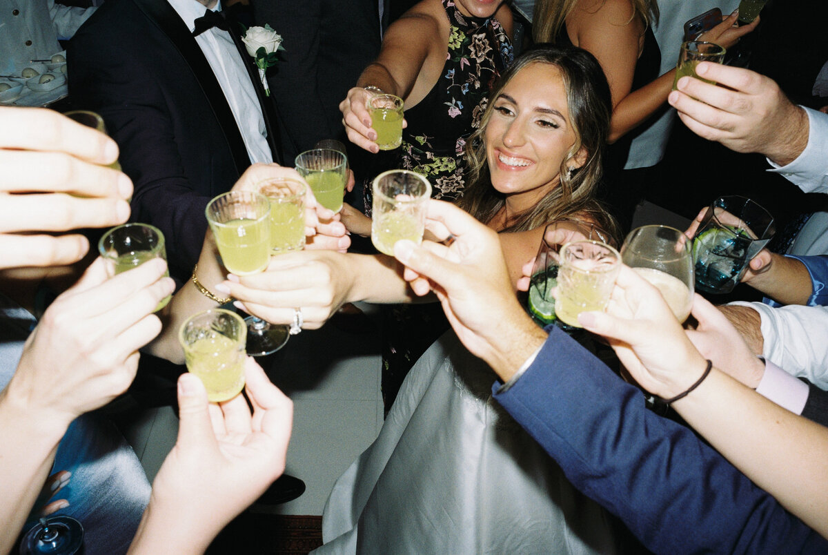 villa-silvana-35mm-film-analogue-wedding-photos-314