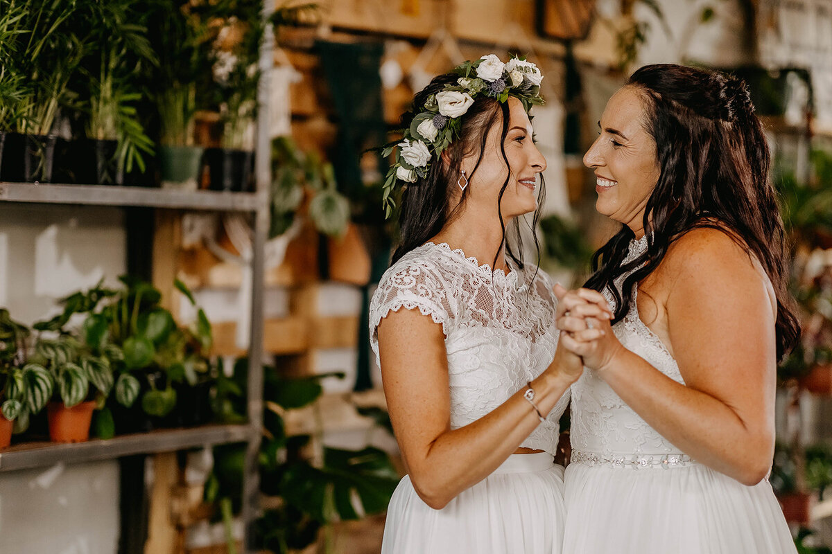 rad-red-wild-roots-unique-florida-elopement-chantilly-chic-celebrations-1
