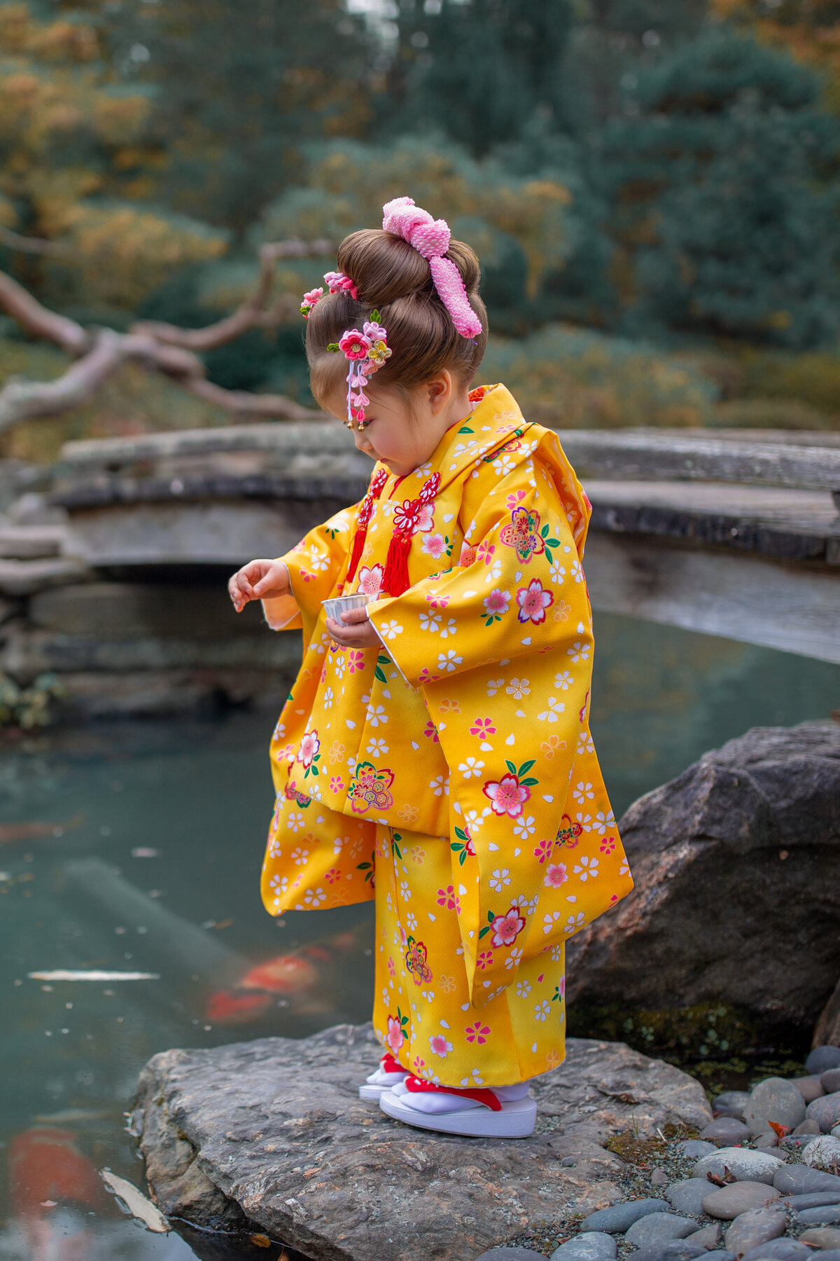 _jpeg_fullsize-EmmaFeedingFish