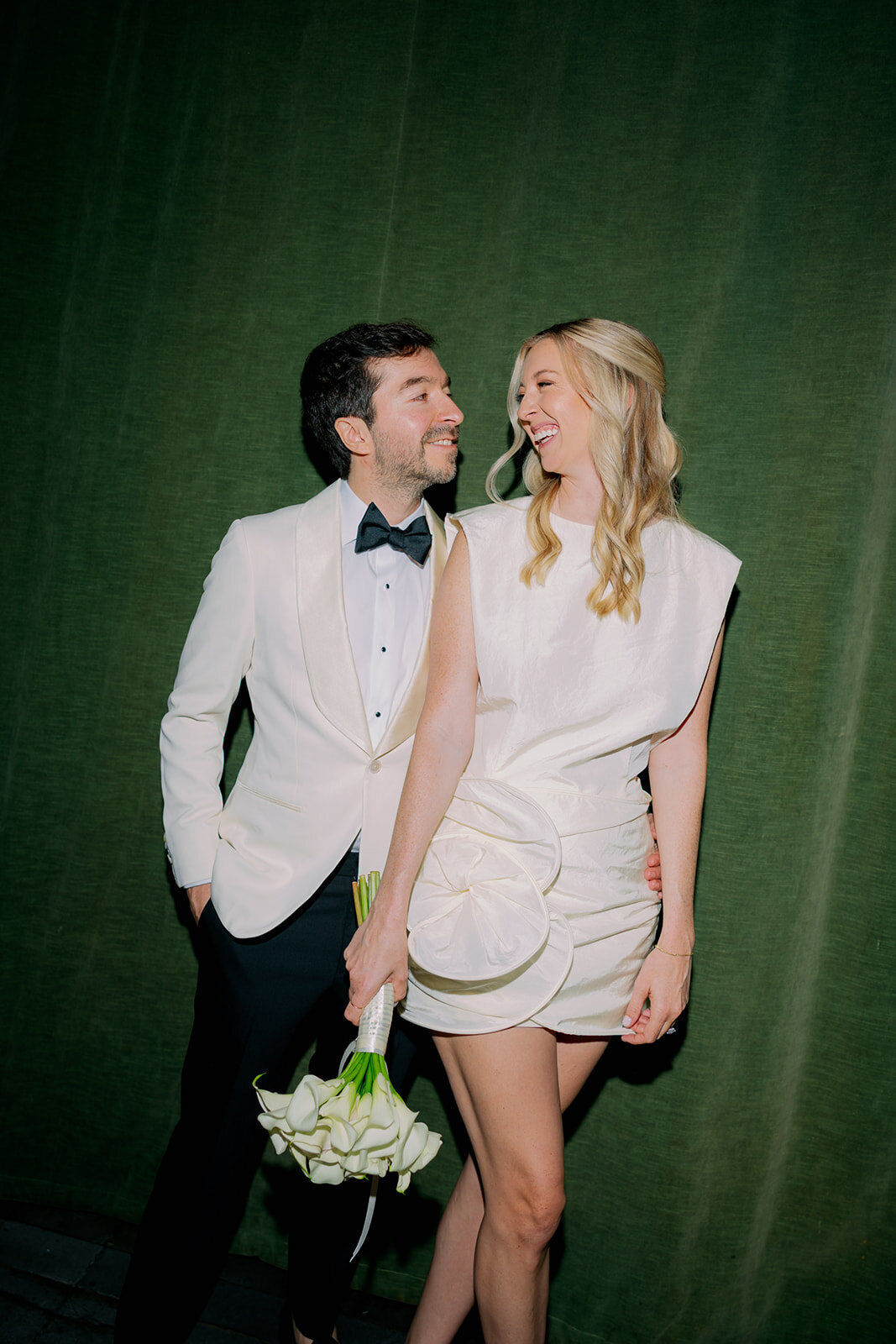 New York-City Hall-Elopement-Chic-Candid-Wedding-Larisa-Shorina-35
