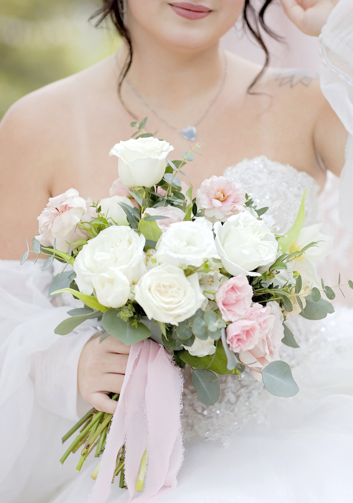 bridal bouquet-bluebonnet field floral-san antonio-robin rogers photography-oaks at heavenly