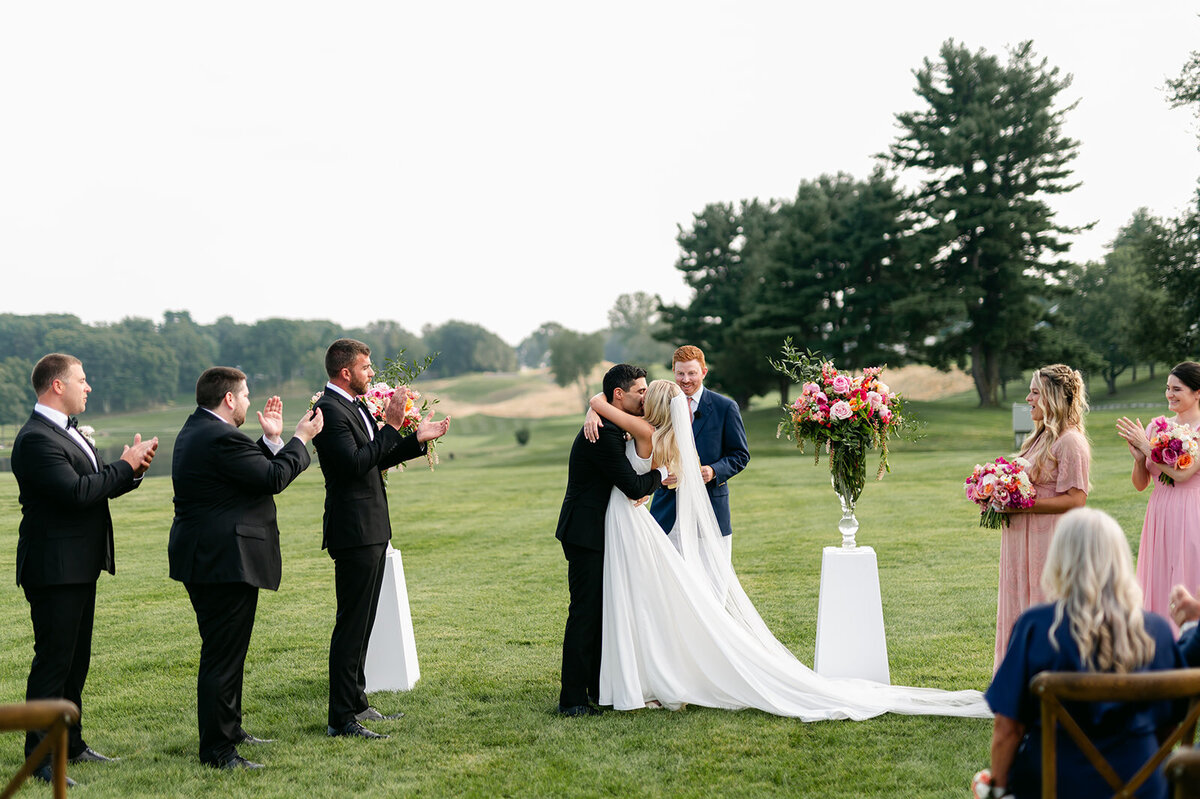 TPC River Highlands Colorful Summer Wedding
