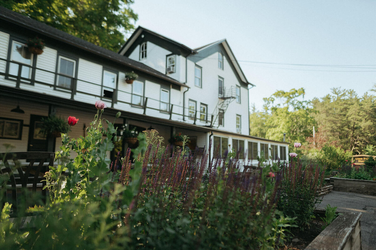 Glen-Falls-New-York-Wedding-Chelsea-Brooke-Events10