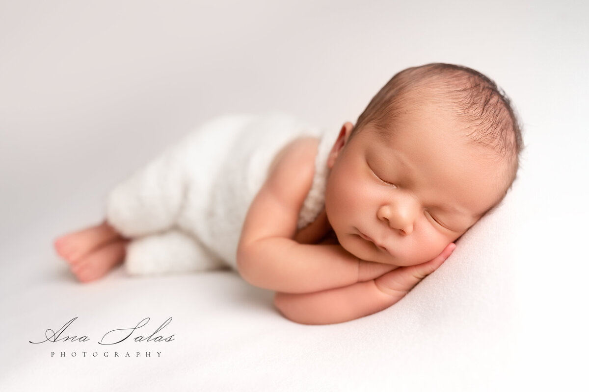 Newborn-Photographer-Edmonton-86